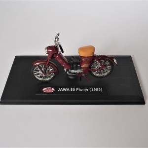 Model Jawa 50 type 550 (red colour)