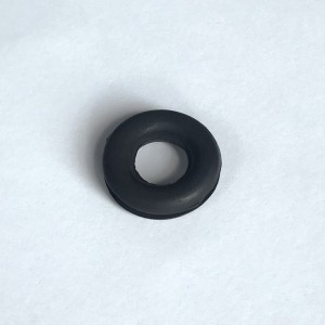 Gumowa przelotka kabli tylnego kierunkowskazu, 24 x 16 x 3 mm, CZ 472